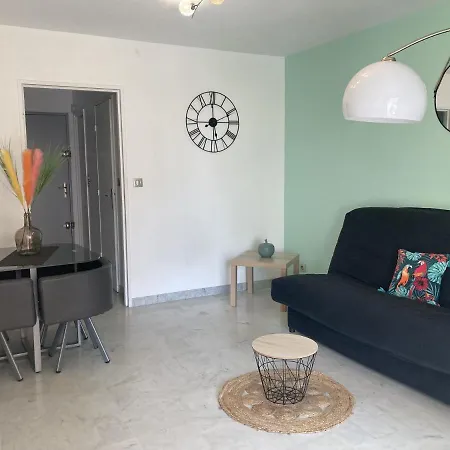 Joli Studio, Piscine, Parking, Plage A Deux Minutes * Roquebrune-Cap-Martin