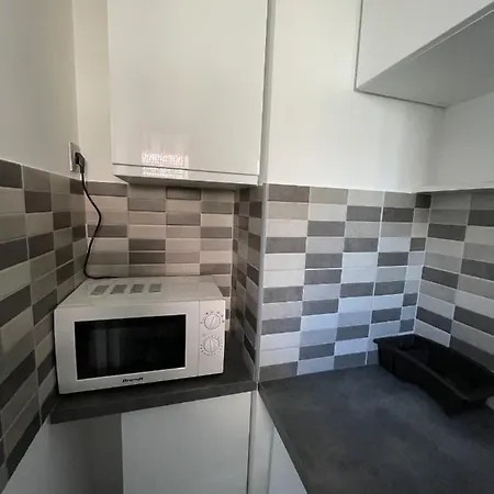 Joli Studio, Piscine, Parking, Plage A Deux Minutes Apartment