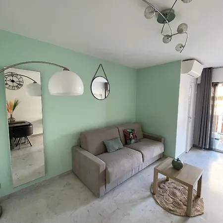 Joli Studio, Piscine, Parking, Plage A Deux Minutes * Roquebrune-Cap-Martin